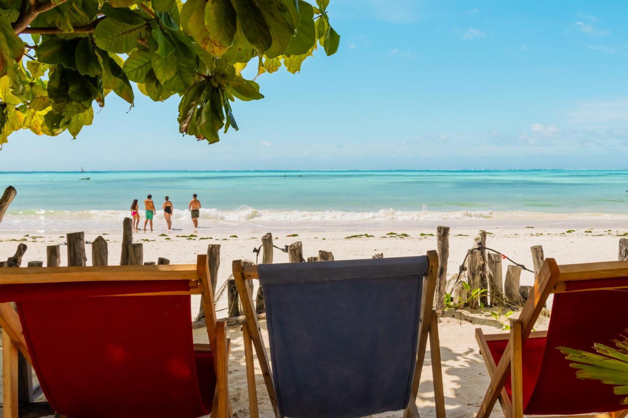 Pili Pili Beach Bungalows 江比阿 外观 照片