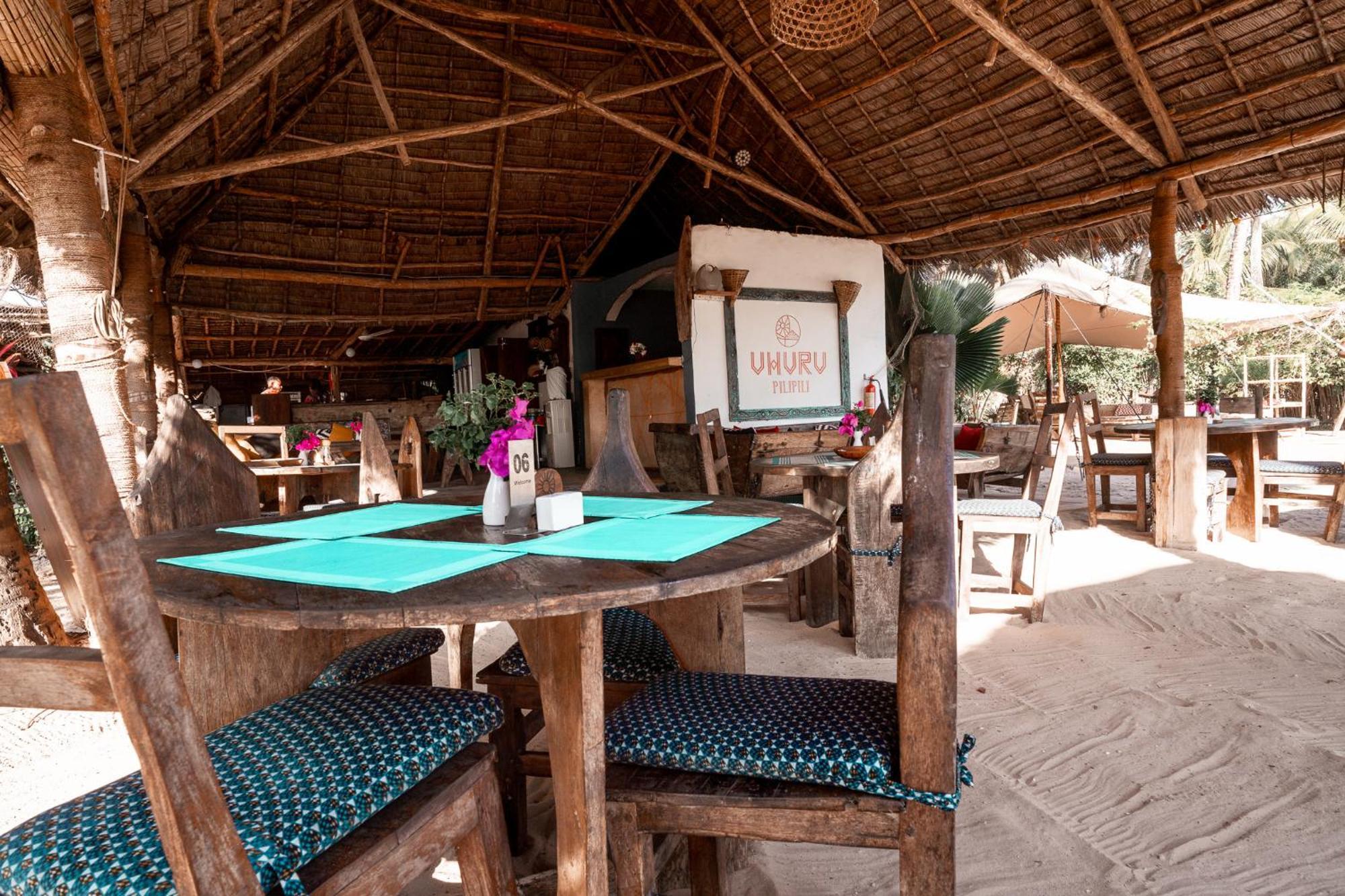 Pili Pili Beach Bungalows 江比阿 外观 照片